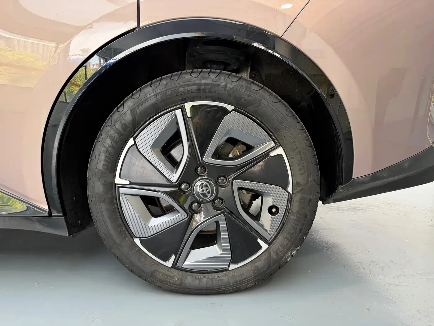 Toyota bZ3 2023 616km Long Range Premium фото 12