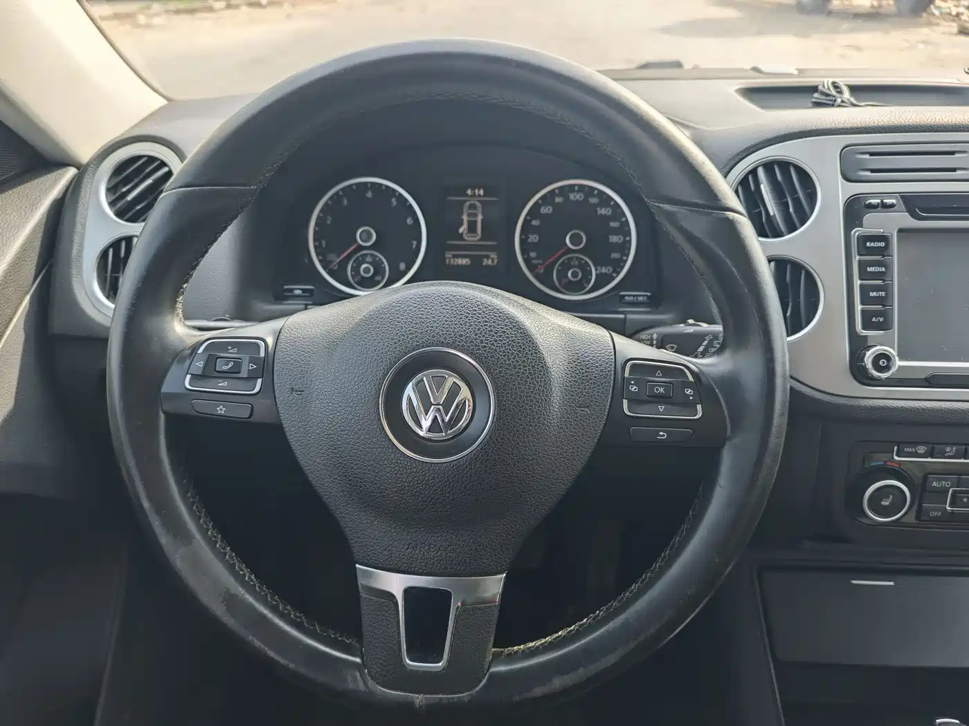 Volkswagen Tiguan 2012 1.8TSI Automatic 4WD Elite Edition фото 10