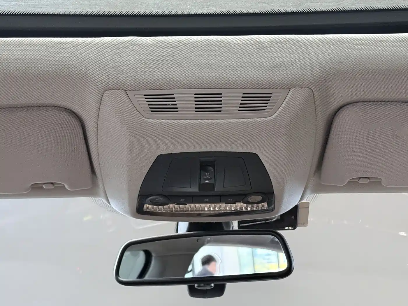 BMW 7 Series 2009 Model 740Li Leading Edition фото 22
