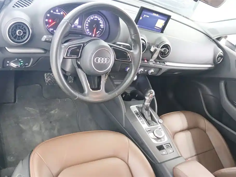 Audi A3 2017 Sportback 35 TFSI Progressive фото 9