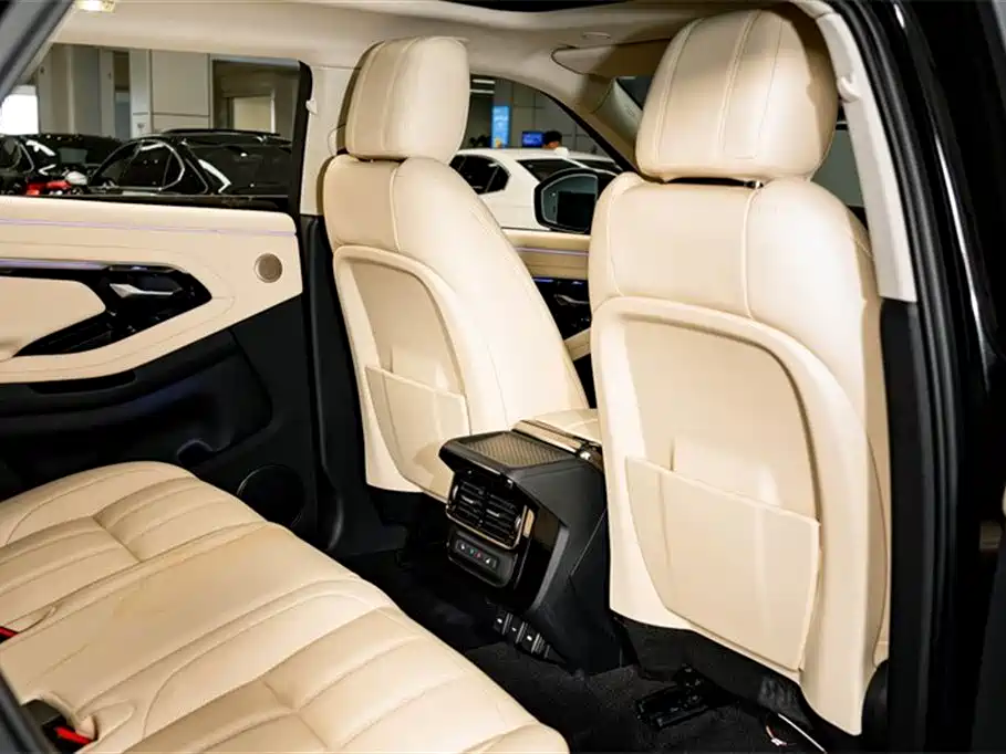 Land Rover Range Rover Evoque 2023 Range Rover Evoque L 249PS Premium Luxury Edition фото 23