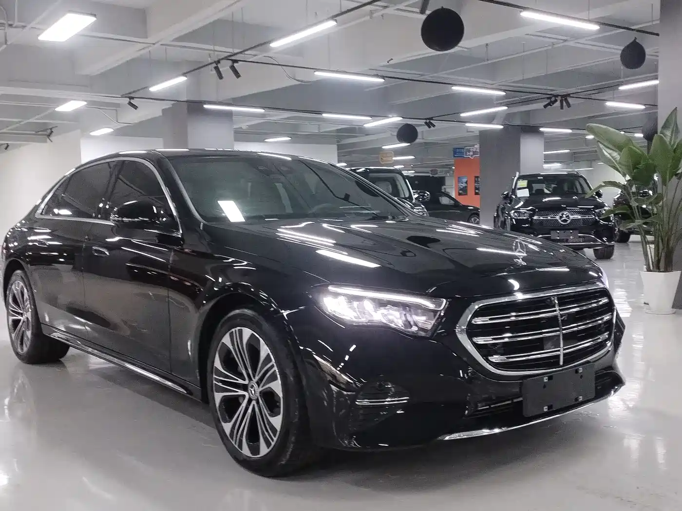 MERCEDES-BENZ E-CLASS