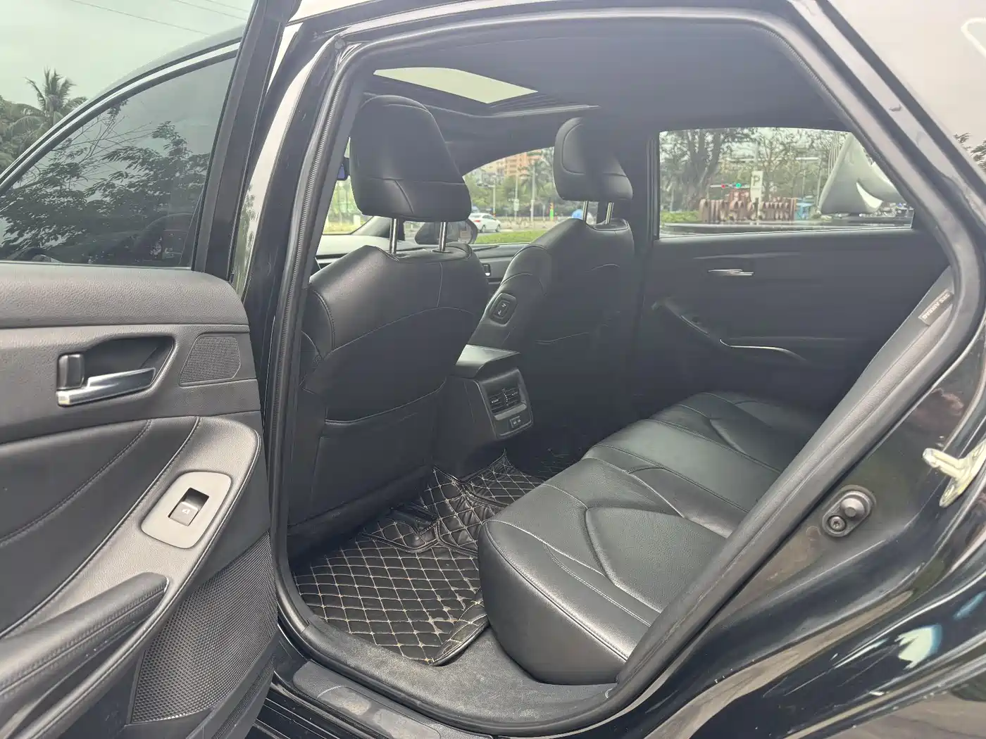 Toyota Avalon 2022 2.5L Luxury Edition фото 9