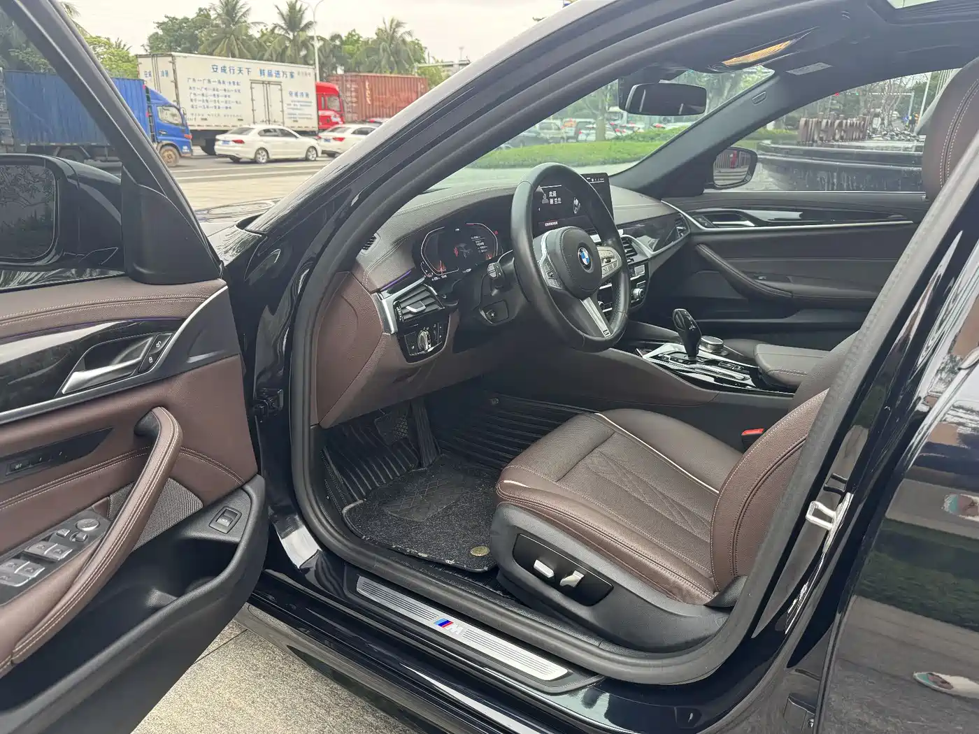 BMW 5 Series 2022 Model Second Facelift 525Li M Sport Package фото 9