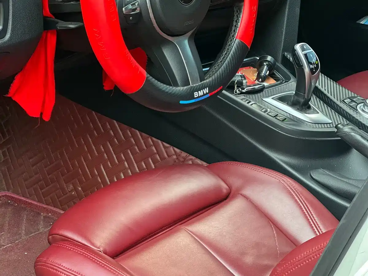 Photo 6 - BMW 3 Series