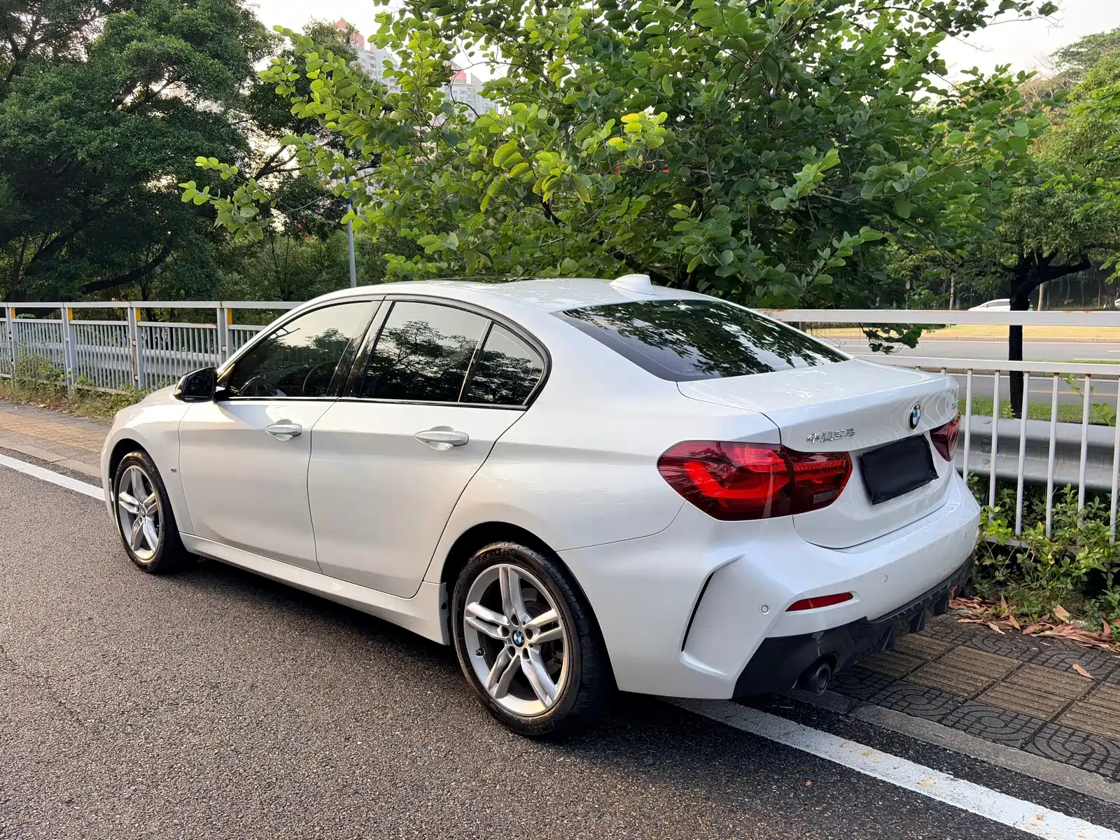 Photo 3 - BMW 1 Series