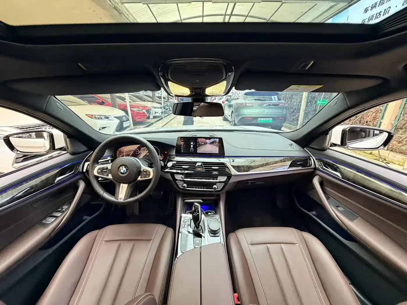 BMW 5 Series 2019 525Li M Sport Package фото 9