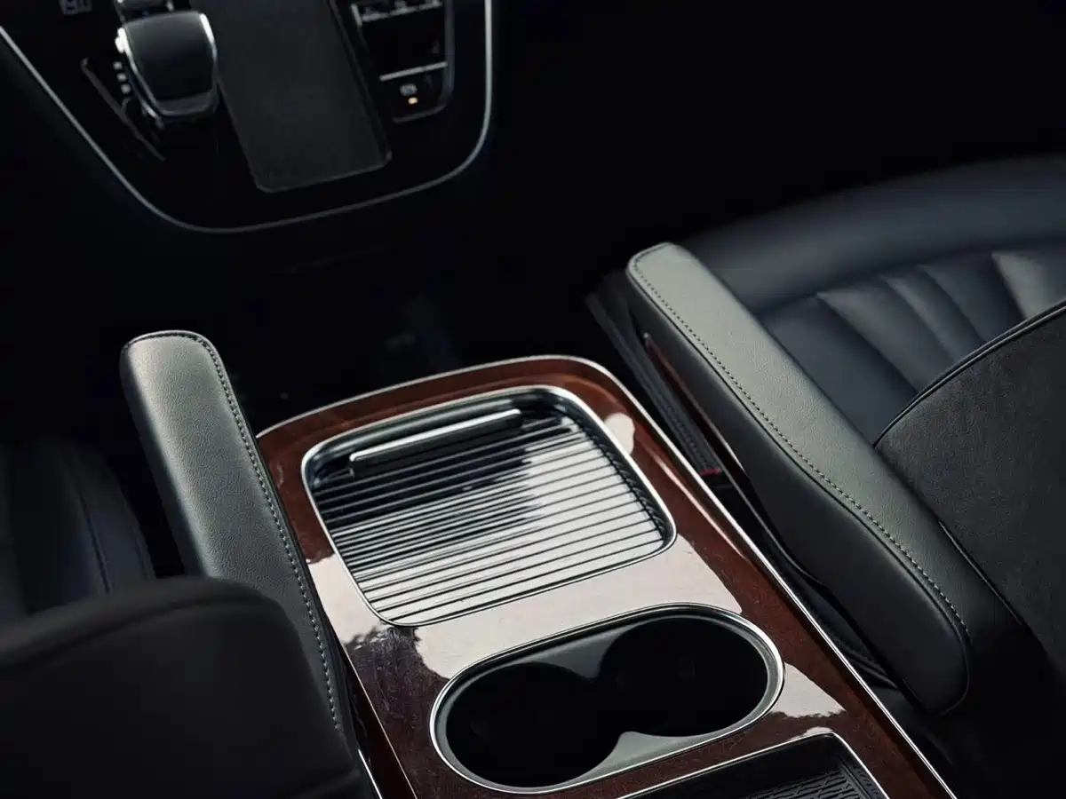 Hongqi HQ9 PHEV 2024 2024 Model 2.0T AWD Luxury Edition