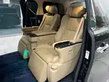 Фото 10 - Toyota Vellfire