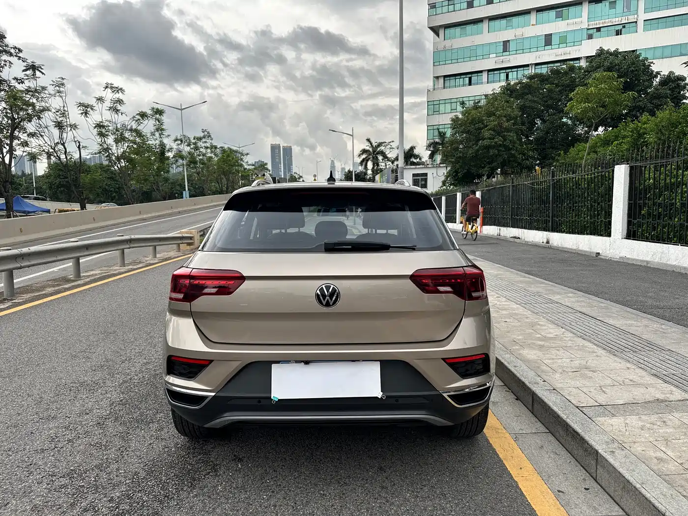 Фото 15 - Volkswagen T-ROC