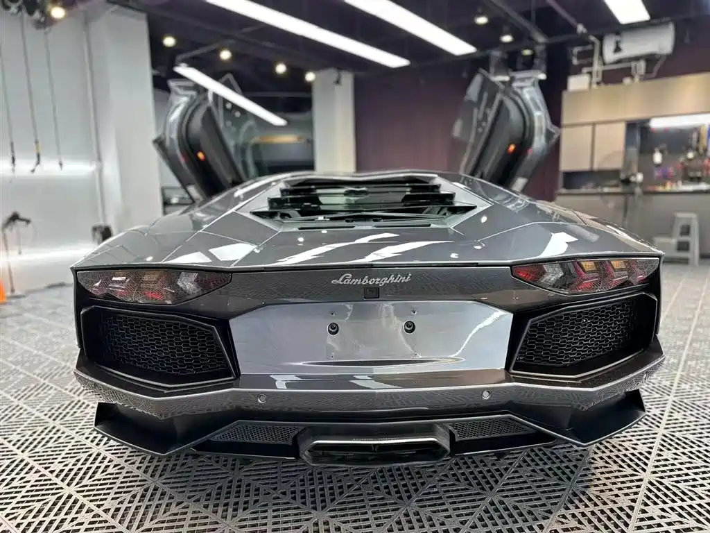 Lamborghini Aventador 2012 2011 LP 700-4
