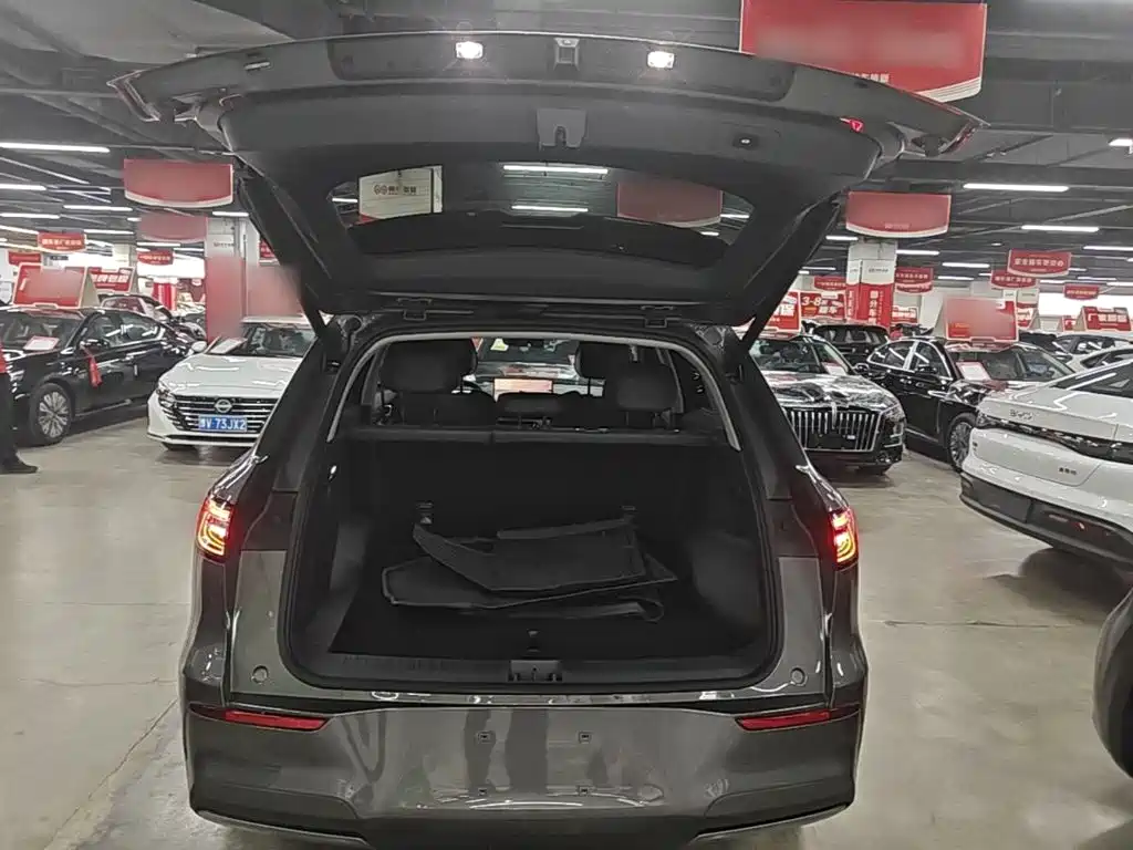 Photo 19 - Geely Galaxy Galaxy E5