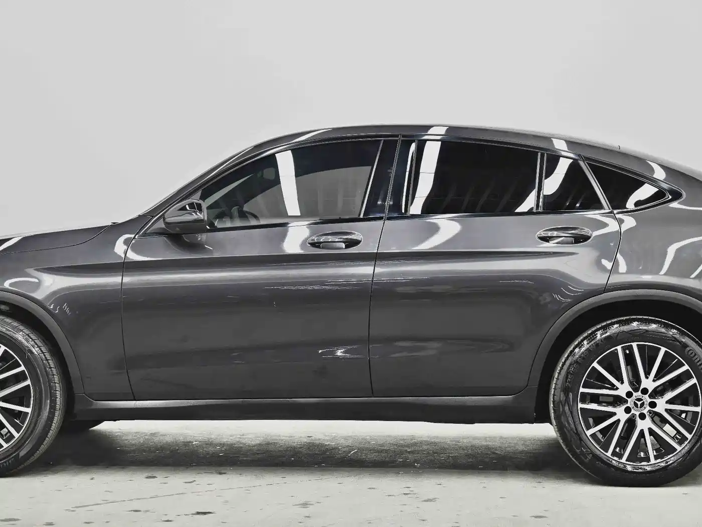 Mercedes-Benz GLC Coupe 2023 Model GLC 260 4MATIC Coupe SUV фото 27
