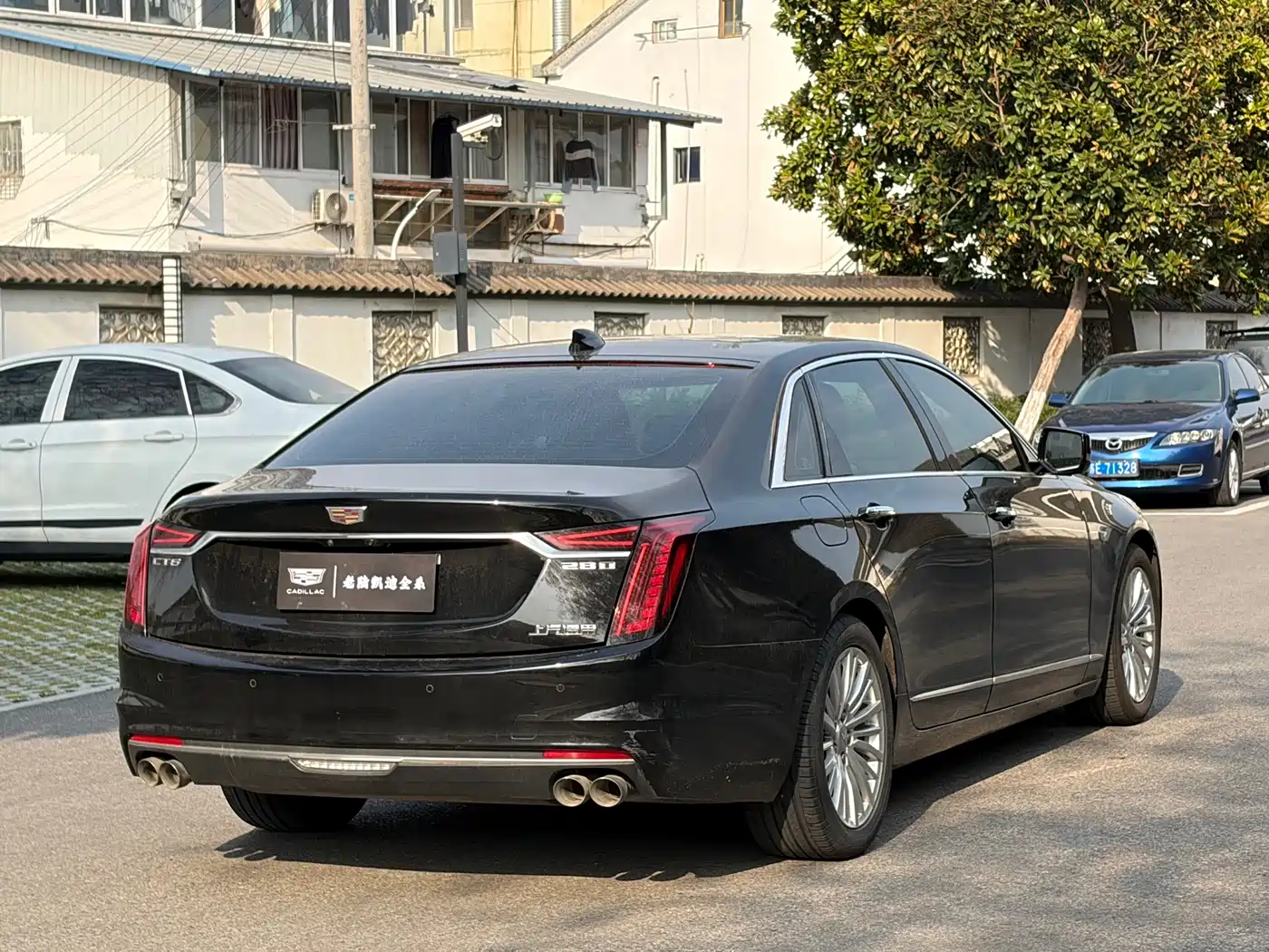CADILLAC CT6
