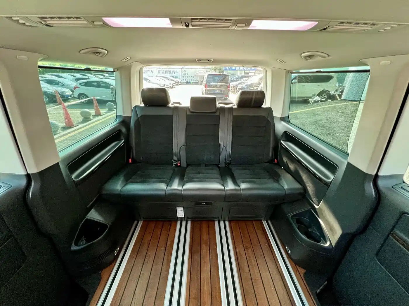 Volkswagen Multivan 2019 2019 2.0TSI 4WD Premium 7-seater