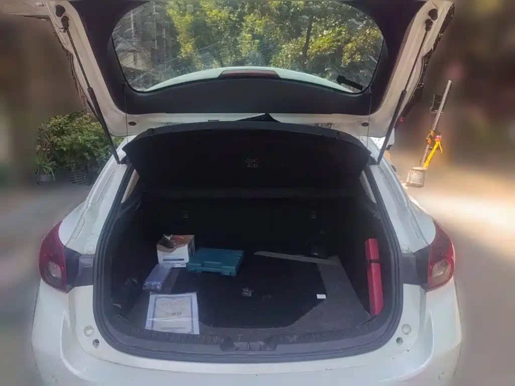 Photo 10 - Mazda Mazda 3