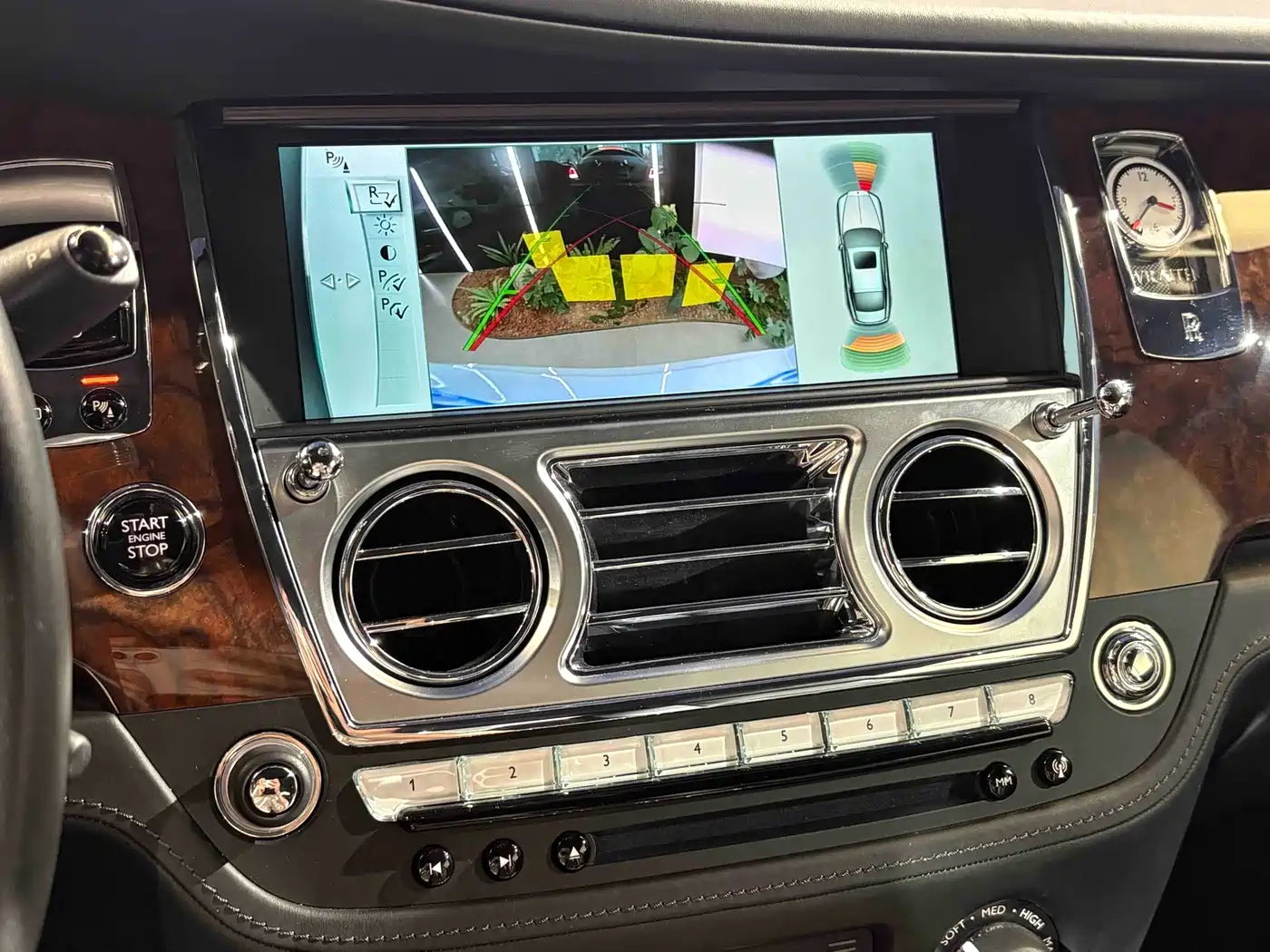 Rolls-Royce Wraith 2013 6.6T Standard фото 11