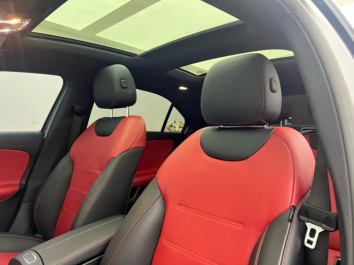 Mercedes-Benz A-Class AMG 2022 AMG A 35 L 4MATIC фото 12