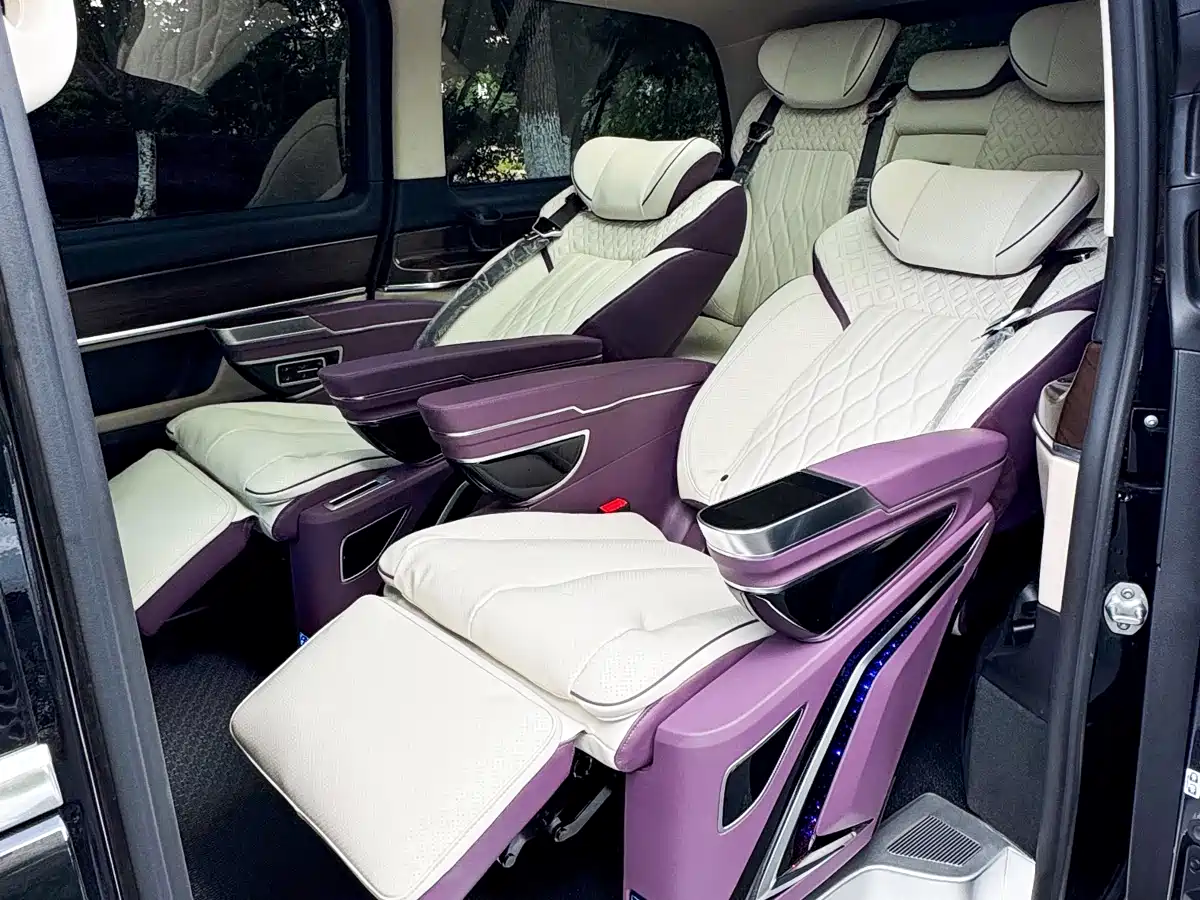 Mercedes-Benz V-Class 2022 V 260 Pilot Edition фото 14