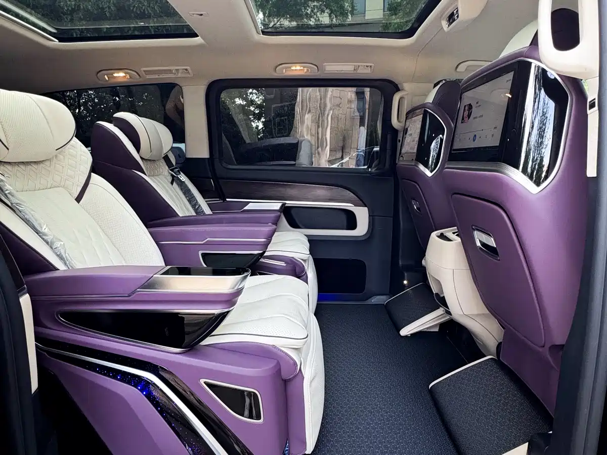 Mercedes-Benz V-Class 2022 V 260 Pilot Edition фото 21