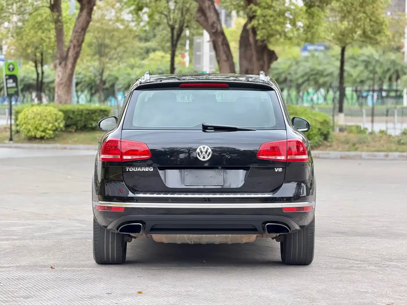VOLKSWAGEN TOUAREG