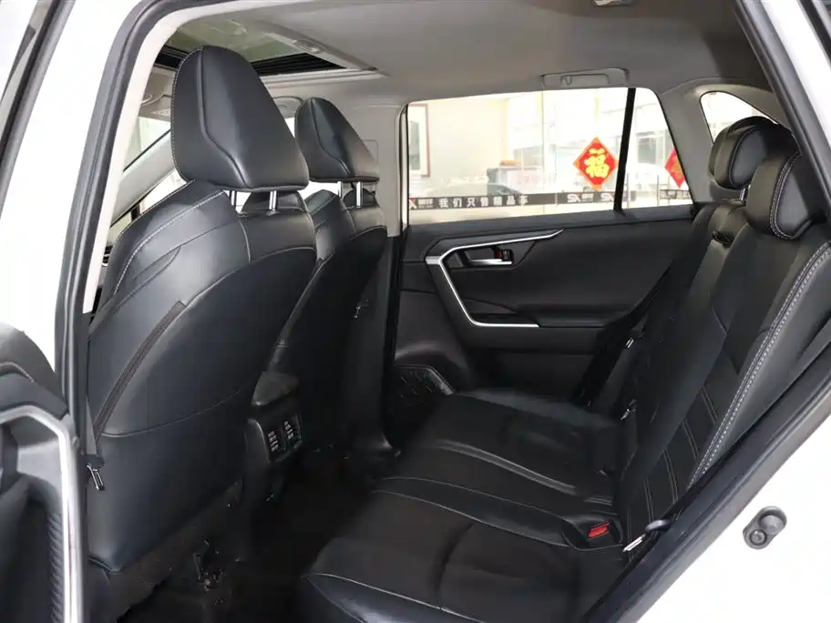 Toyota Wildlander 2022 2.0L CVT FWD Luxury Edition фото 10