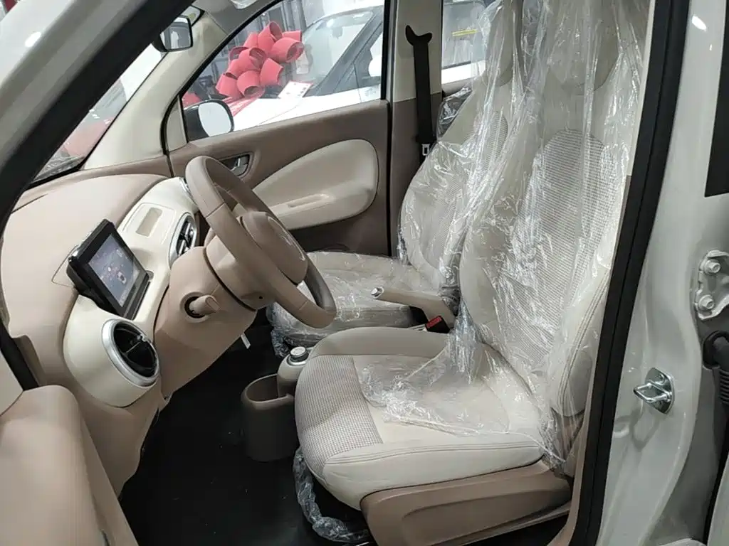 Wuling Motors Hongguang MINIEV 2026 2025 4-Door Advanced