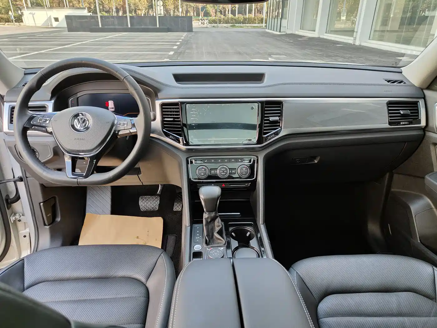 Volkswagen Teramont 2020 380TSI 4WD Luxury Edition China VI фото 12