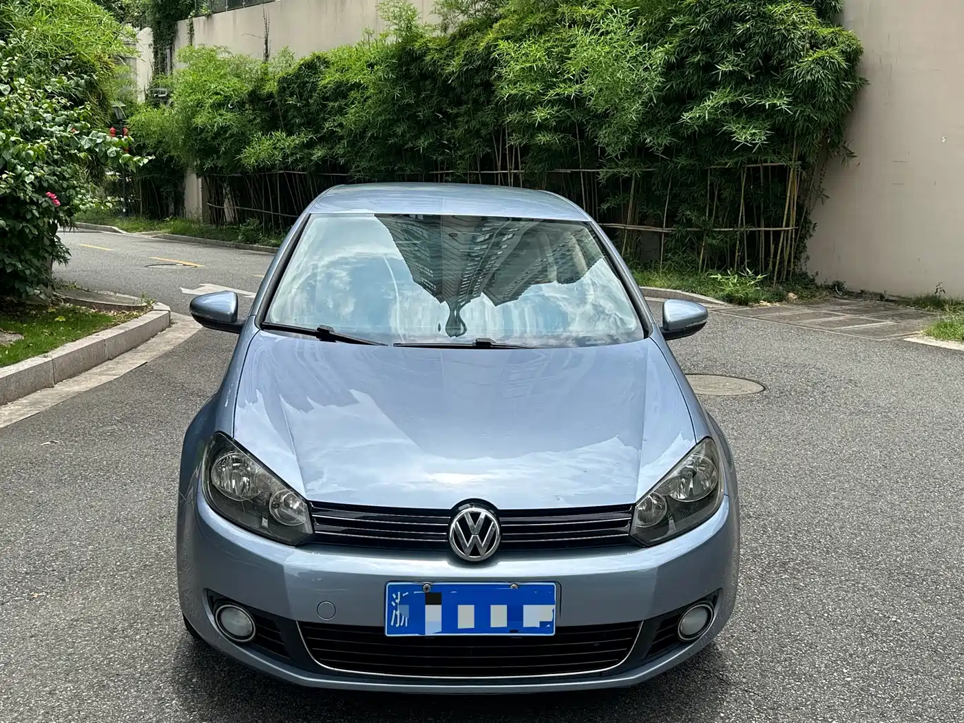 Фото 2 - Volkswagen Golf