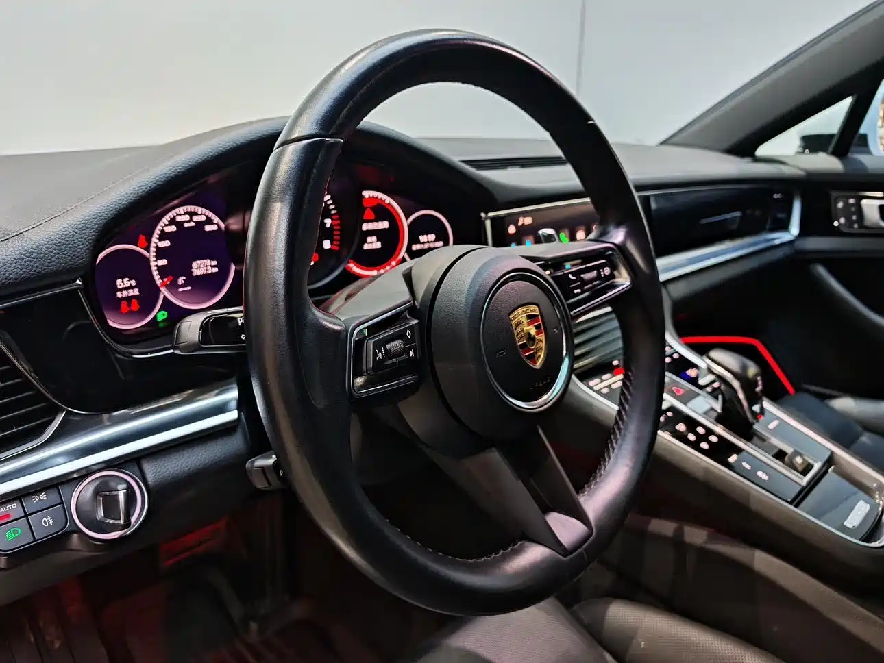 Фото 11 - Porsche Panamera