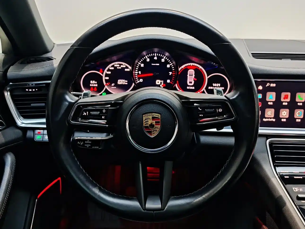 Фото 17 - Porsche Panamera
