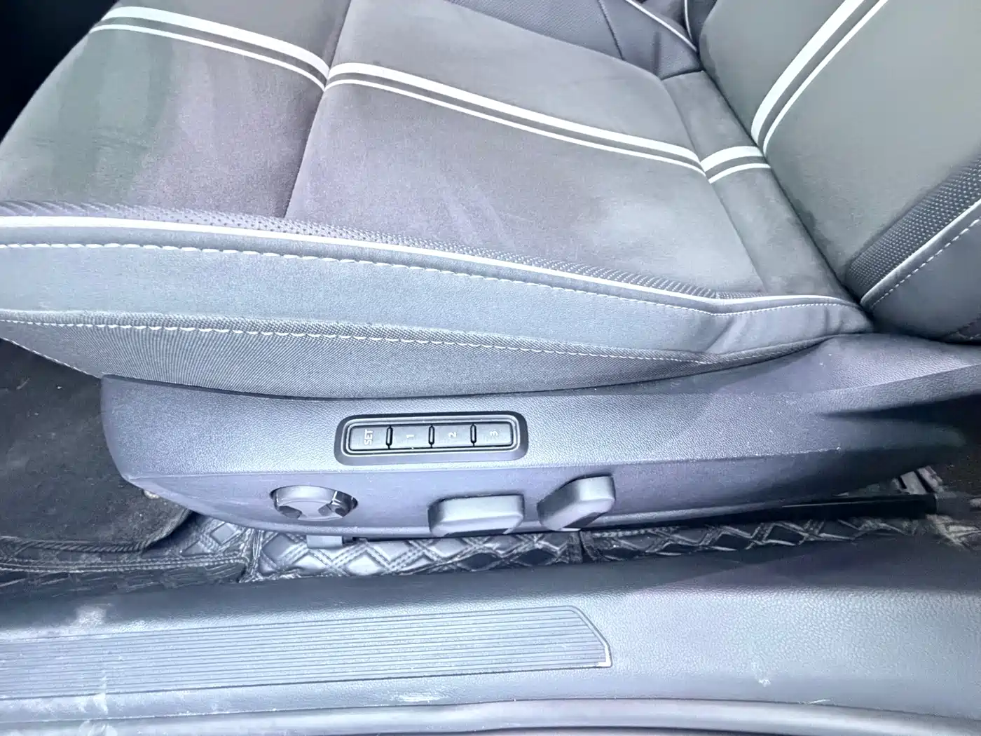 Volkswagen Golf 2023 Model 280TSI DSG R-Line фото 15