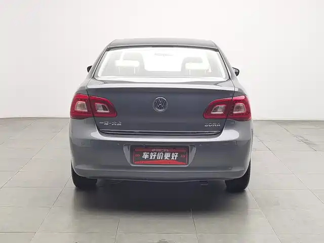 Volkswagen Bora 2012 1.6L Automatic Comfort Model — фото 4