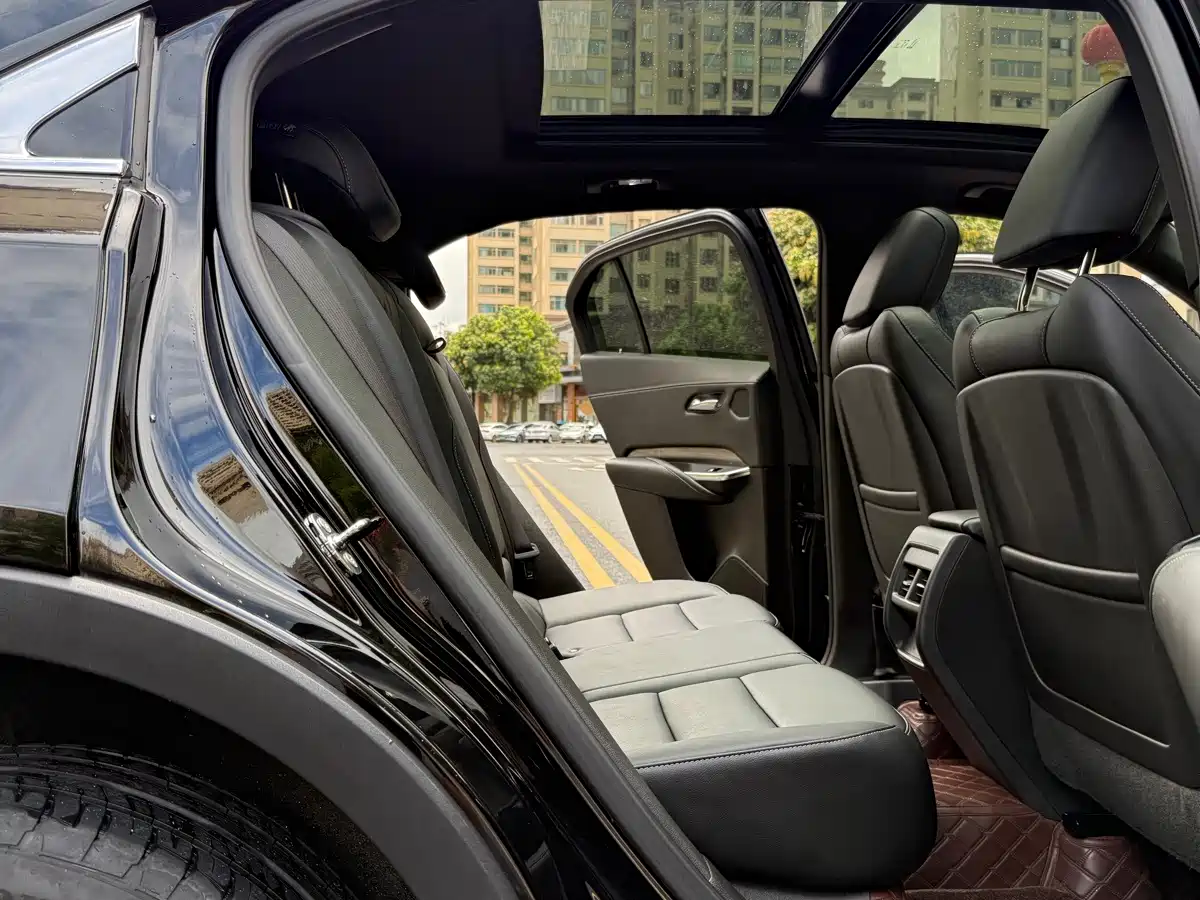 Cadillac XT4 2024 2024 Facelift 28T 2WD Luxury