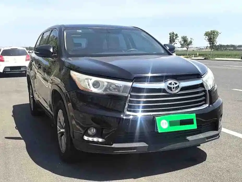 Фото 2 - Toyota Highlander