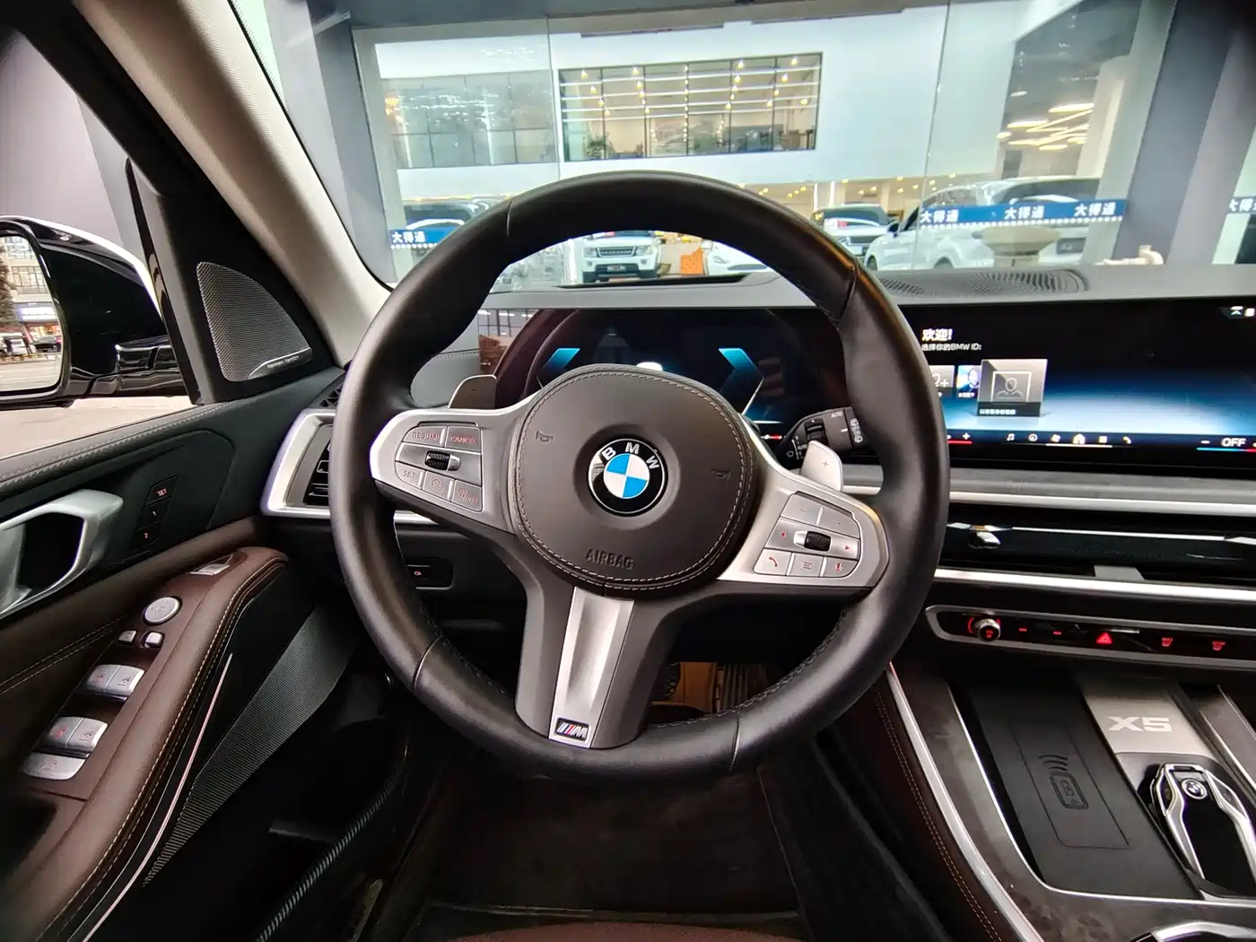 BMW X5 2023 xDrive 30Li Premium M Sport Package фото 8