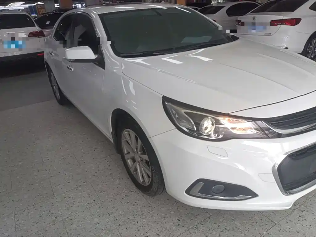Фото 4 - Chevrolet Malibu