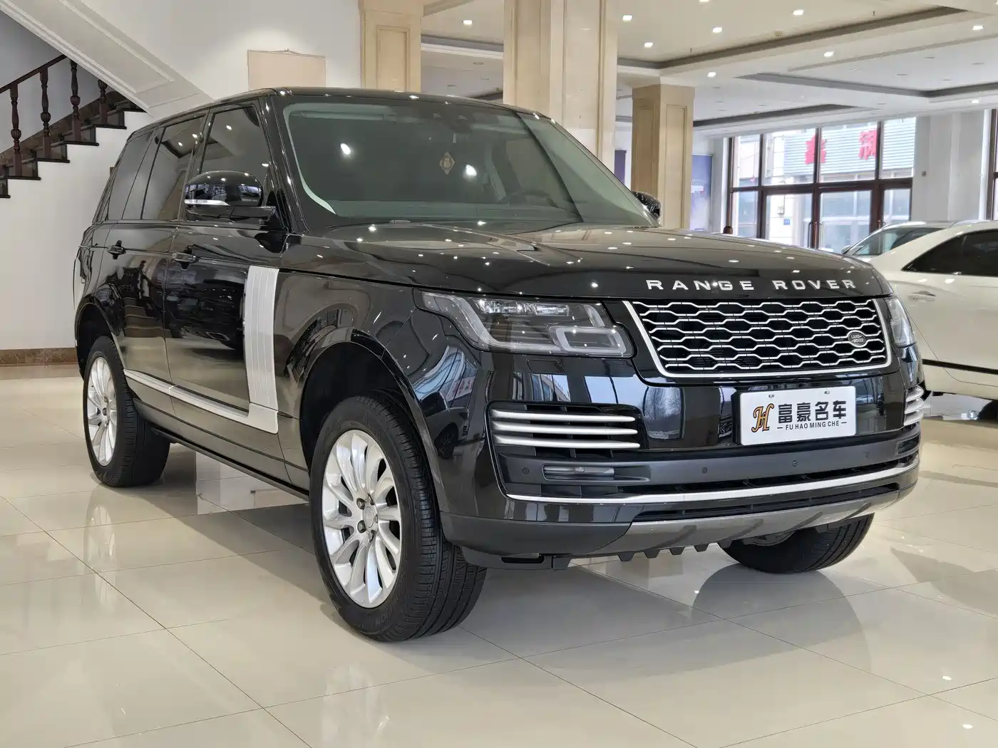 Land Rover Range Rover 2021 3.0 L6 Heritage Edition фото 3