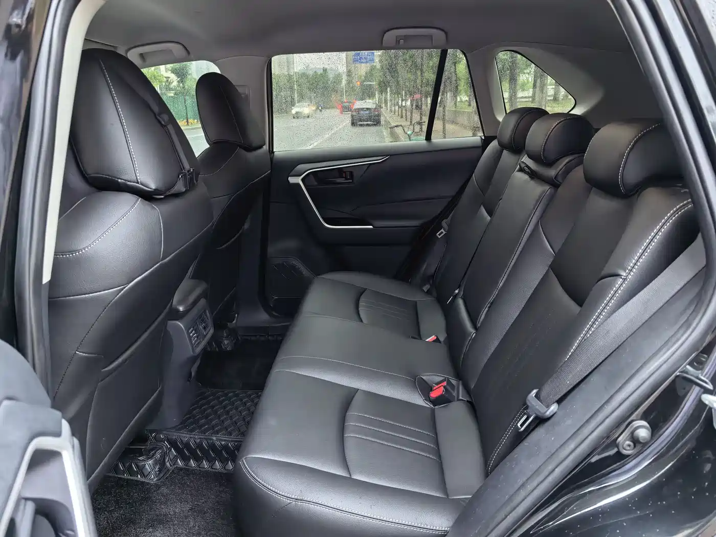 Toyota RAV4 Rongfang 2024 2.0L CVT FWD Urban Edition фото 5