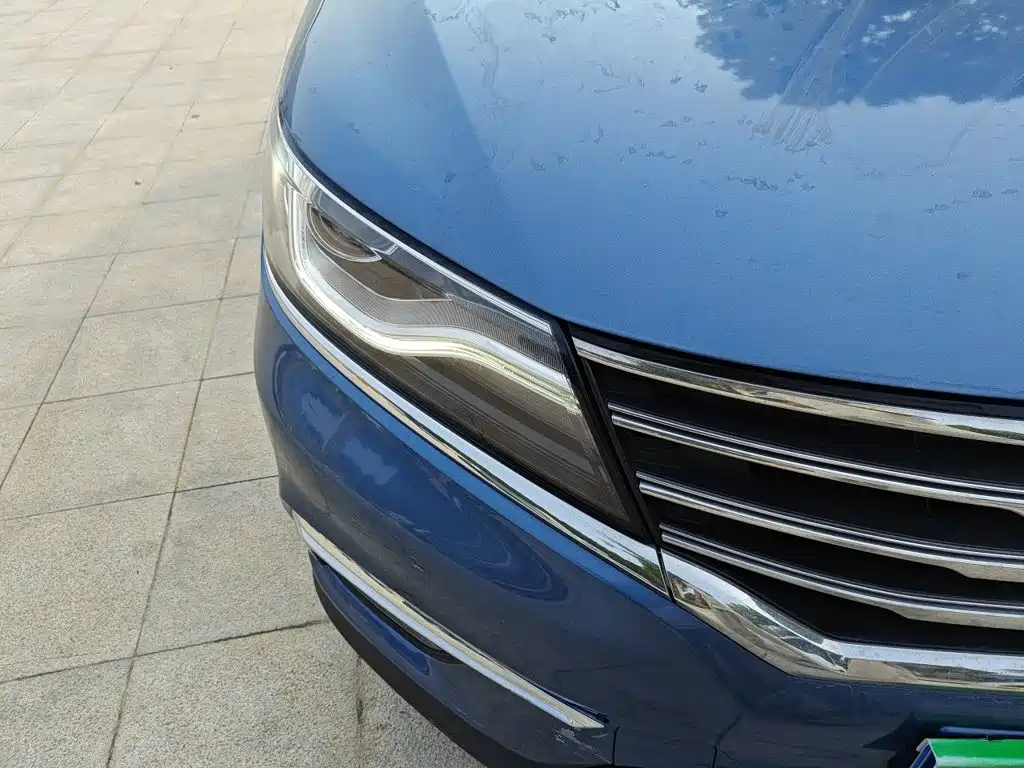 Фото 7 - Roewe RX5