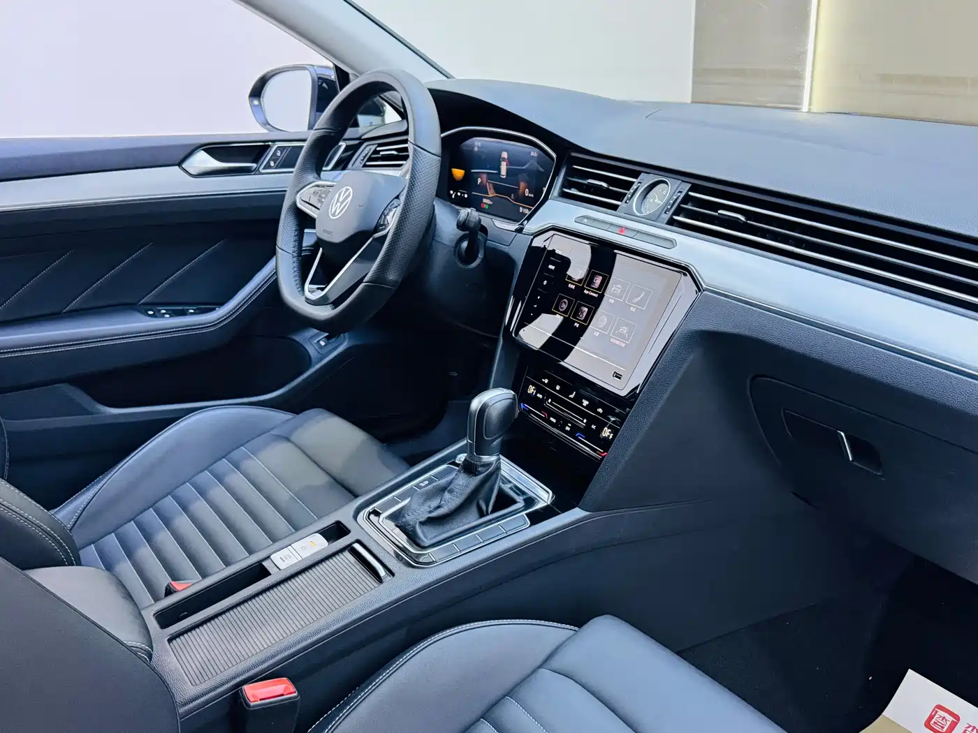 Volkswagen Magotan 2023 2 Million Units Commemorative Edition 280TSI DSG Comfort фото 17
