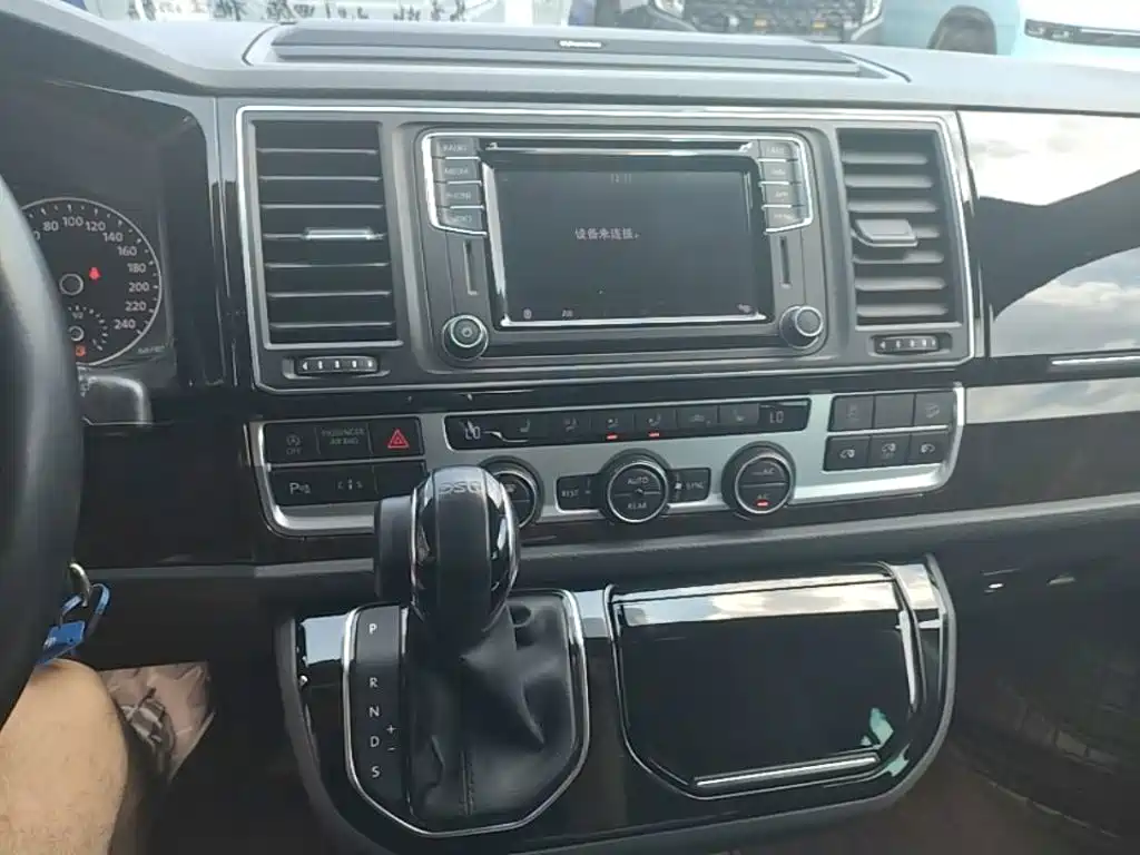 Volkswagen Multivan 2018 2018 2.0TSI 4WD Premium Edition 7-Seater