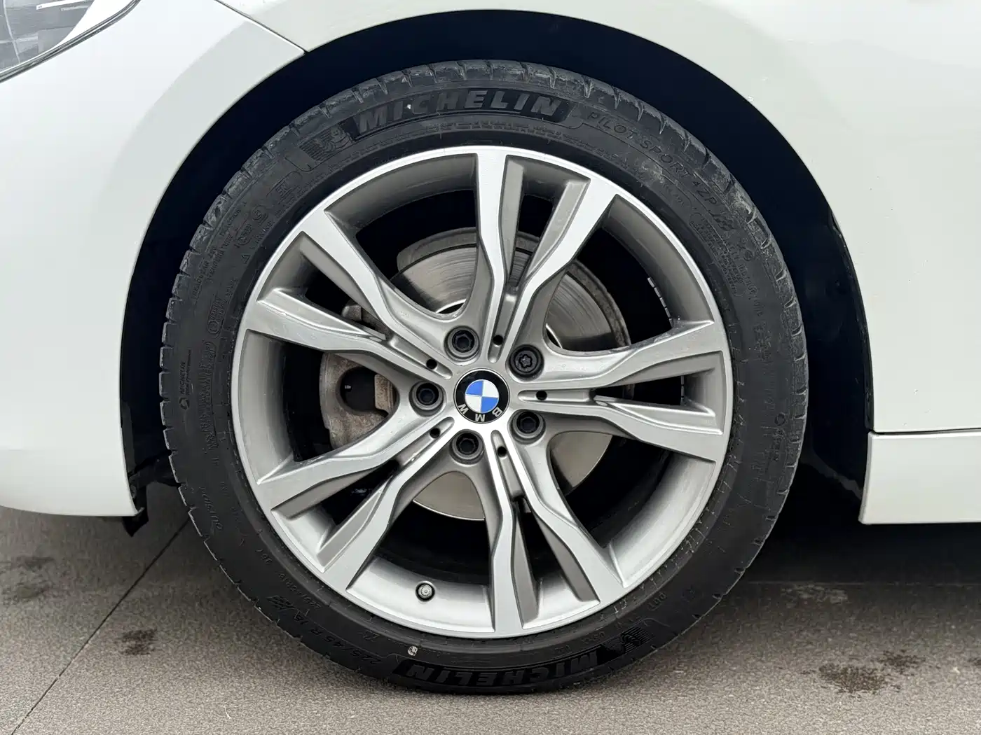 BMW 1 Series 2018 118i Sport Edition фото 9