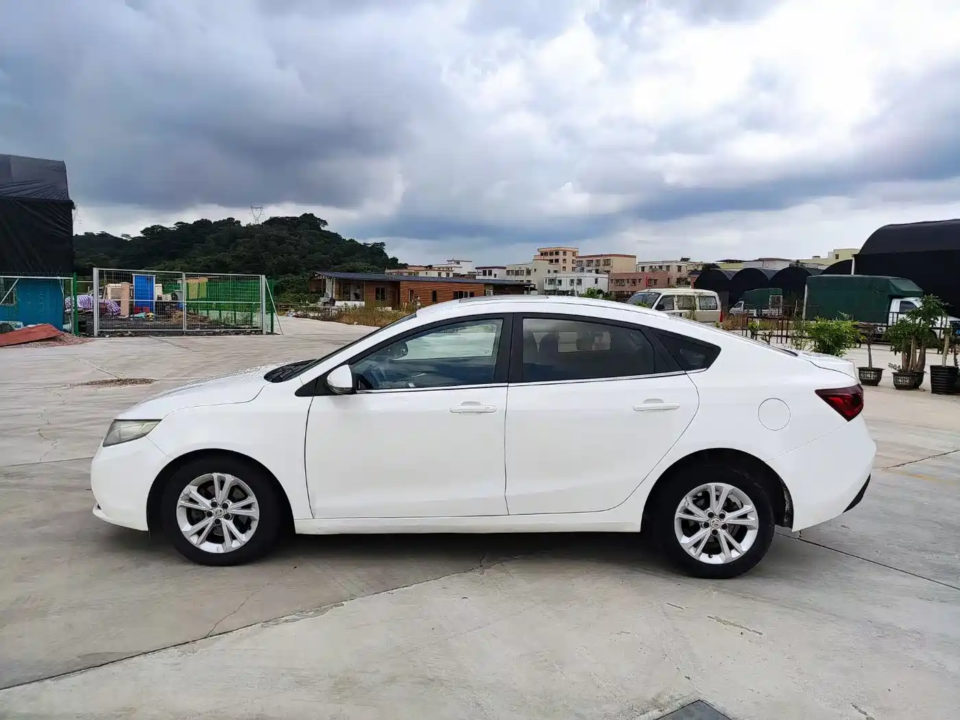 MG GT 2017 2016 Model 1.5T Automatic Premium Luxury Edition