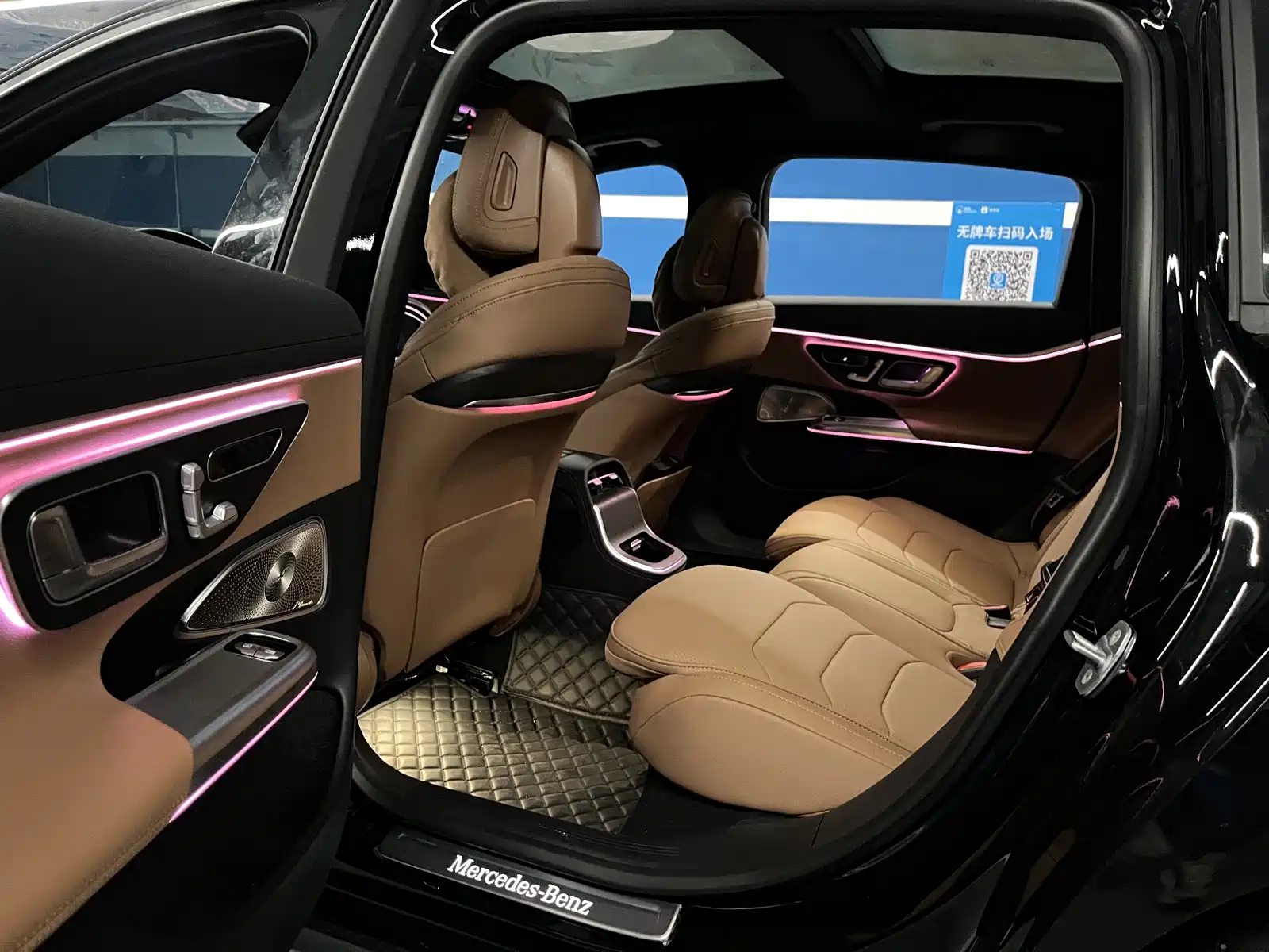 Фото 12 - Mercedes-Benz E-Class