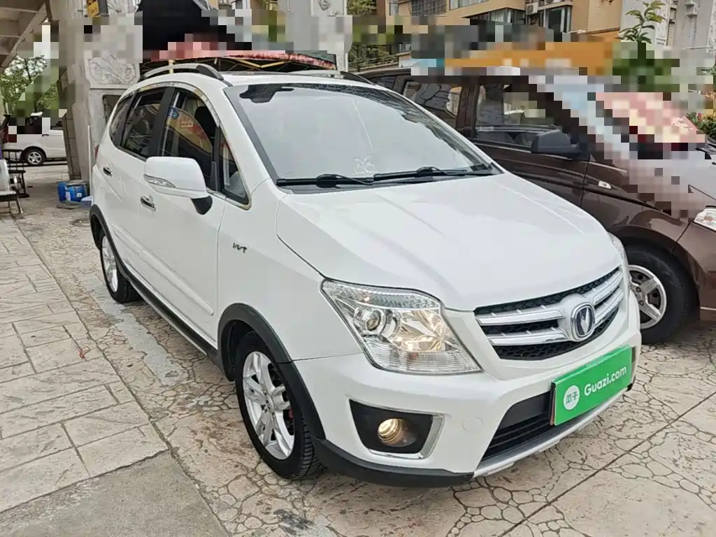 Changan CX20 2015 2014 1.4L Manual Sunroof Navigation Edition China V