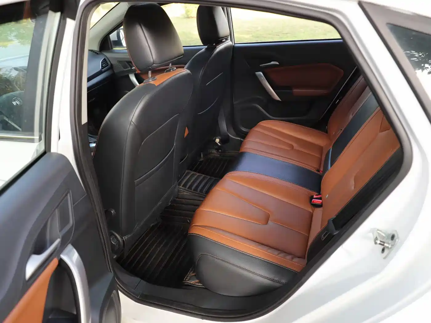 MG GT 2017 2016 Model 1.5T Automatic Premium Luxury Edition