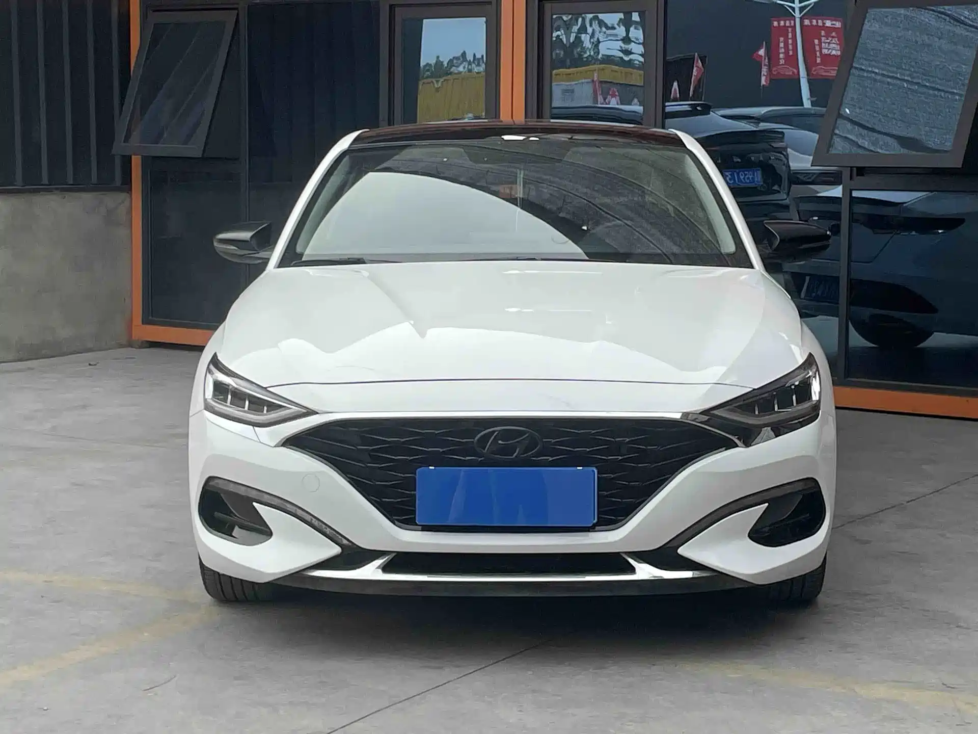 صورة 2 - Hyundai Lafesta