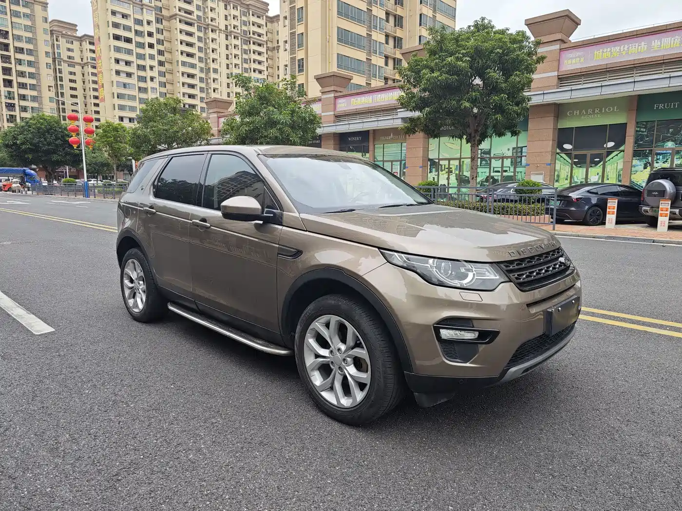 Land Rover Discovery Sport (Import) 2015 2.0T SE фото 3
