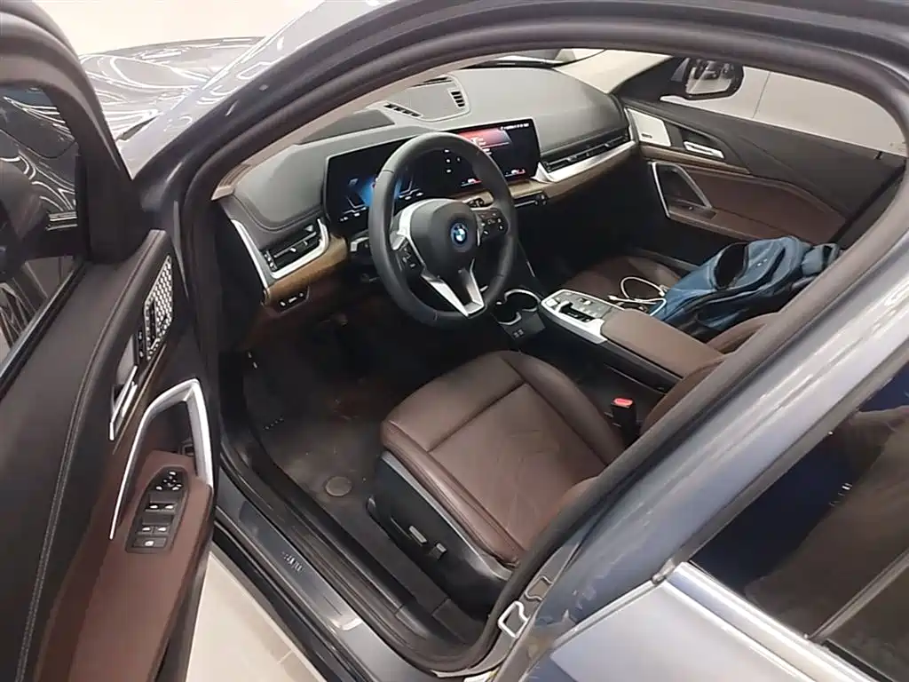 BMW iX1 2023 xDrive30L X Design Package фото 16